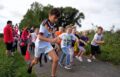 Foto von joggenden Kindern und Jugendlichen